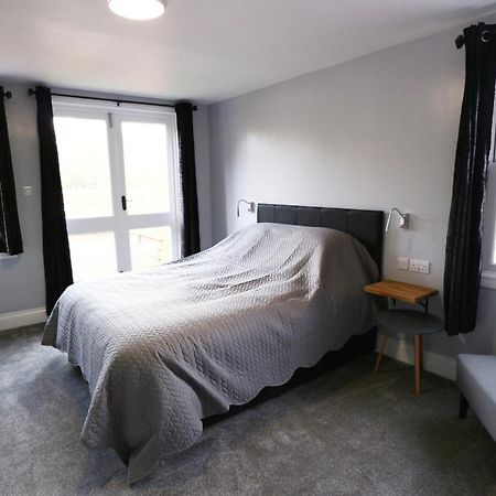 Number 33 Room Only วิทบี ภายนอก รูปภาพ